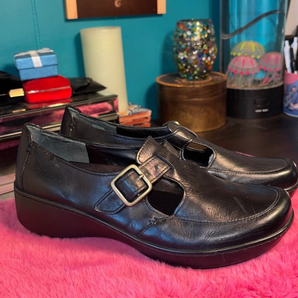 NWT Easy Spirit Black Leather Slip on c - Picture 1 of 9